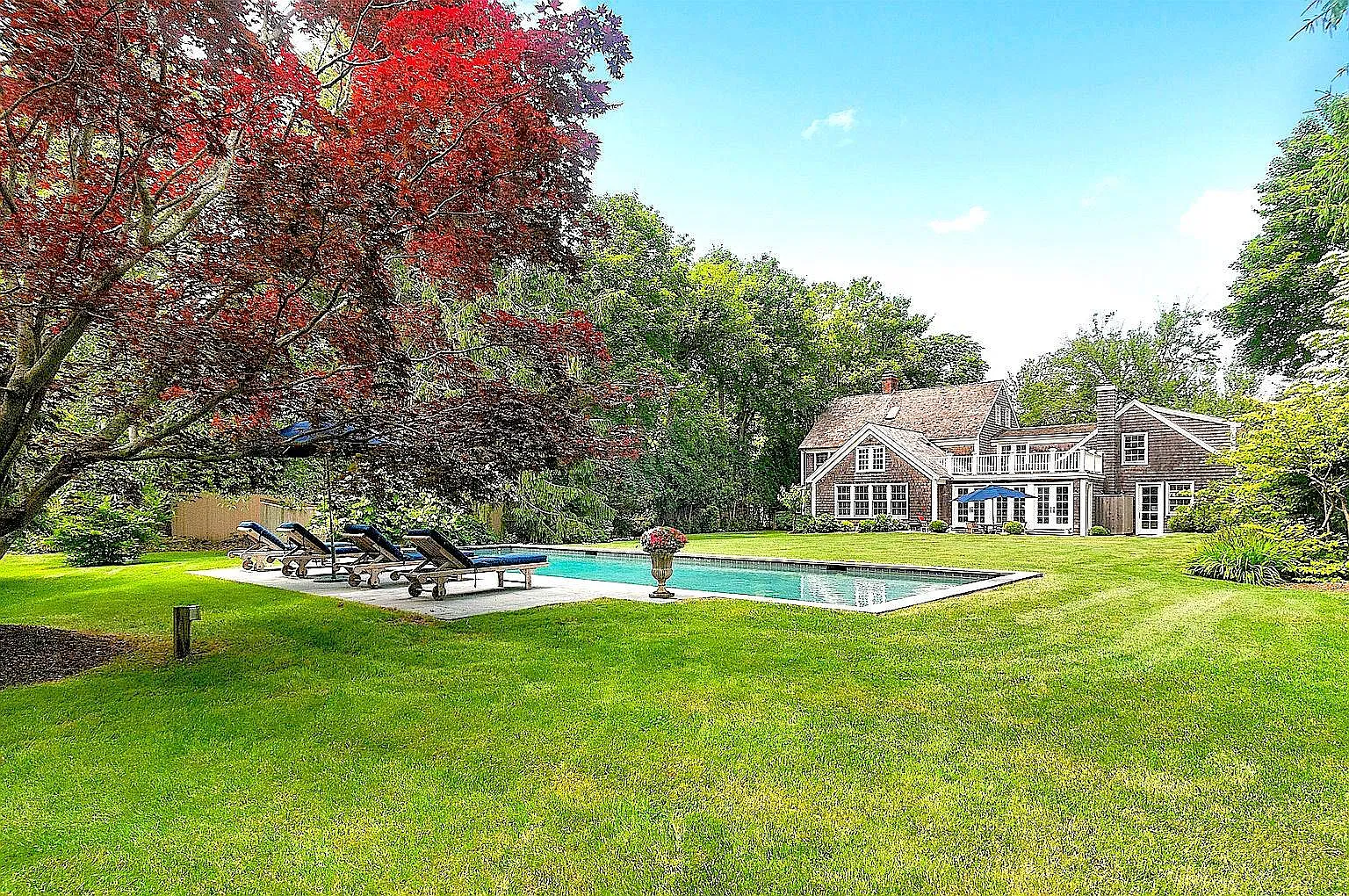 Historic Country Charm on a South of the Highway Lane — Photo 3