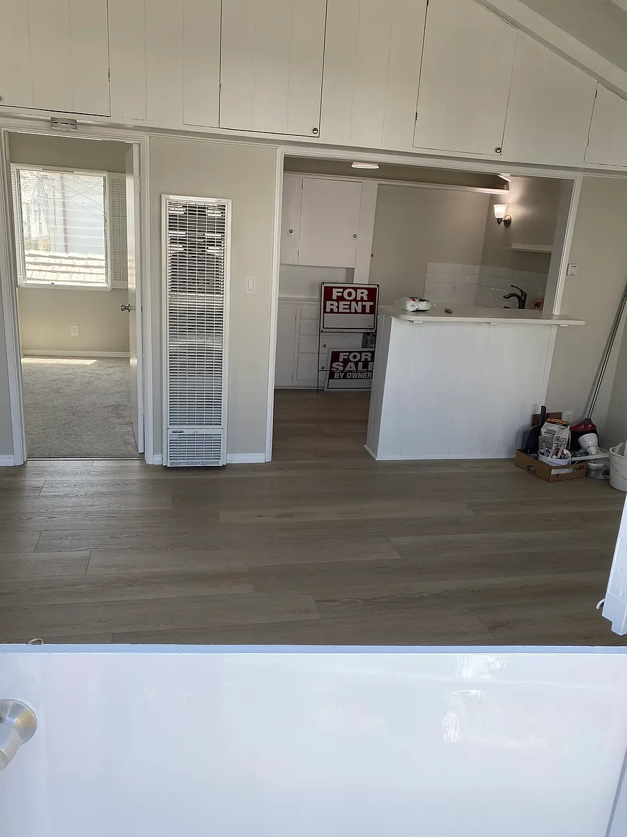 Building Photo - 320 1/2 Sapphire Ave #1/2