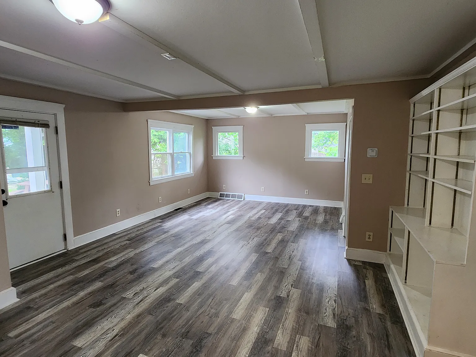 3 bed, 1200 sqft, $1,800 — Photo 3