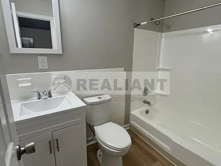 32 Mary St #5 — Photo 6