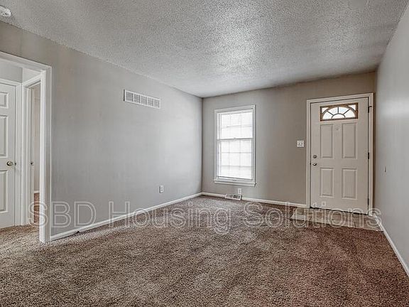 2nd image of 701 NE Columbus St APT B