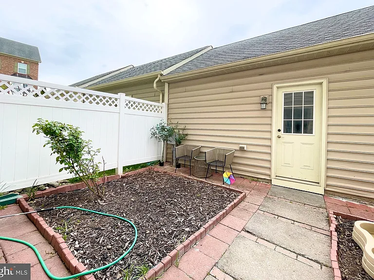 9661 Atterbury Ln — Photo 27