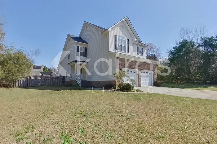 3 bed, 2.5 bath, 2000 sqft, $2,025 — Photo 2
