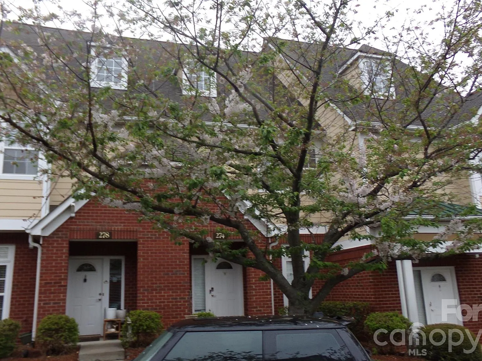 2 bed, 2.5 bath, 1480 sqft, $2,200 — Photo 1