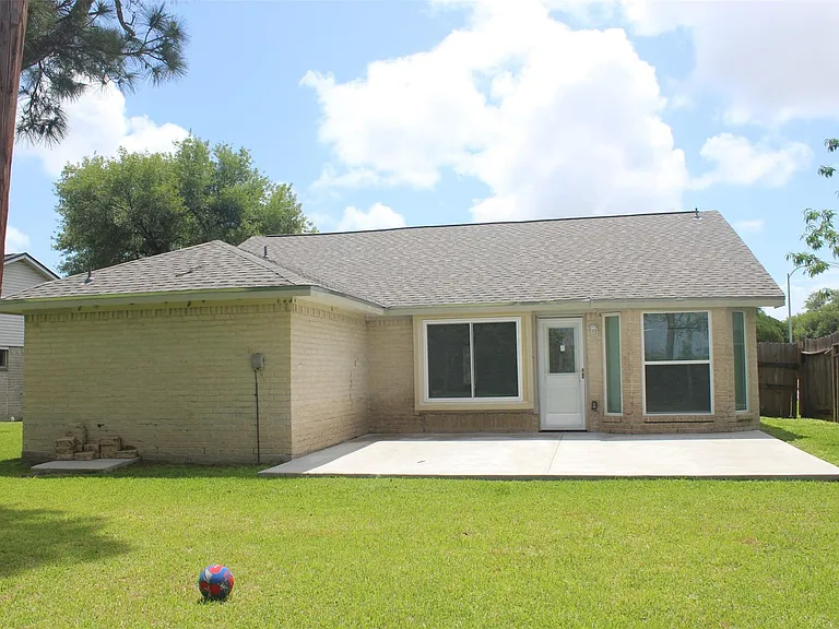 4920 Deerwood Cir — Photo 13