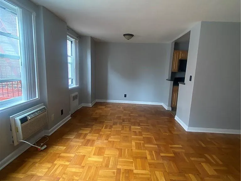 4 Sadore Ln #2W — Photo 3