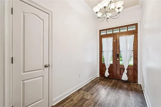 3 bed, 2.0 bath, 1724 sqft, $2,100 — Photo 3
