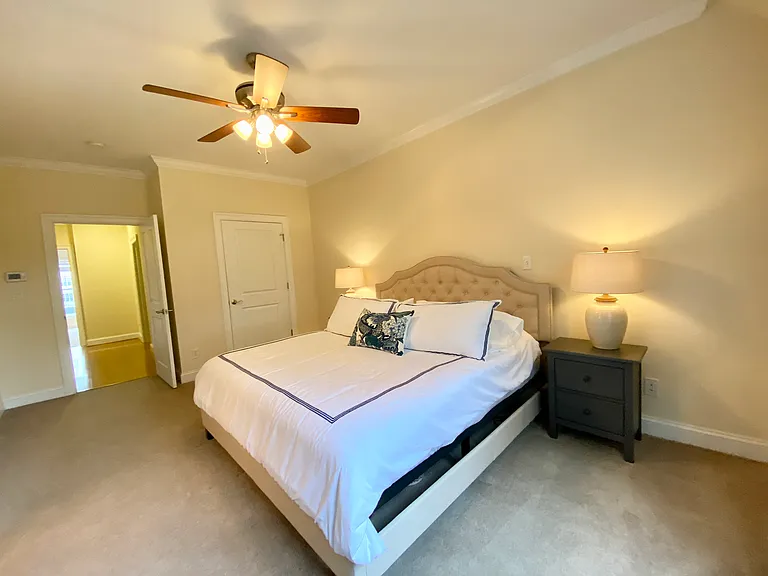 1041 Bolling Ave — Photo 8