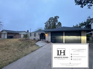 4 NW Compass Dr, Lawton, OK 73505