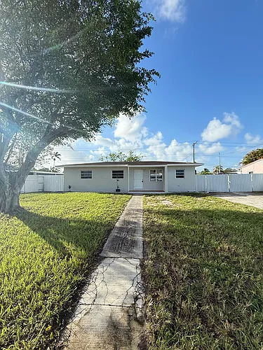 3960 NW 178th St Photo 1