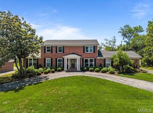 723 Wayfield Dr, Saint Louis, MO 63132