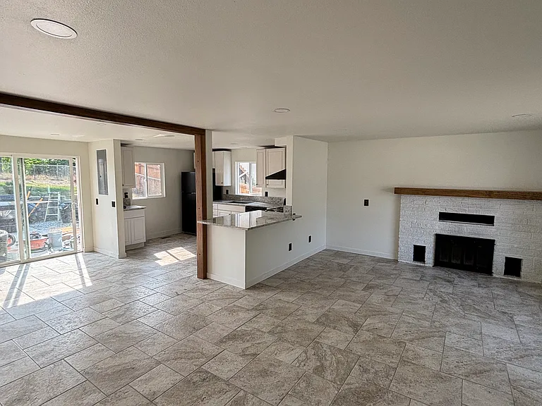 612 E Okanogan Ave #A — Photo 1
