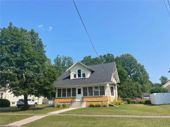 446 Kinsley St, Sherrill, NY 13461