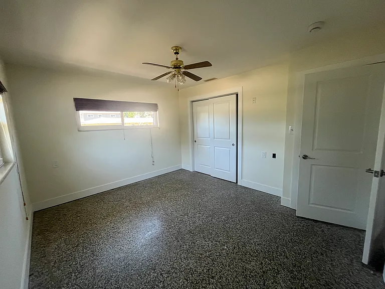 7039 Hibiscus Ave S — Photo 13