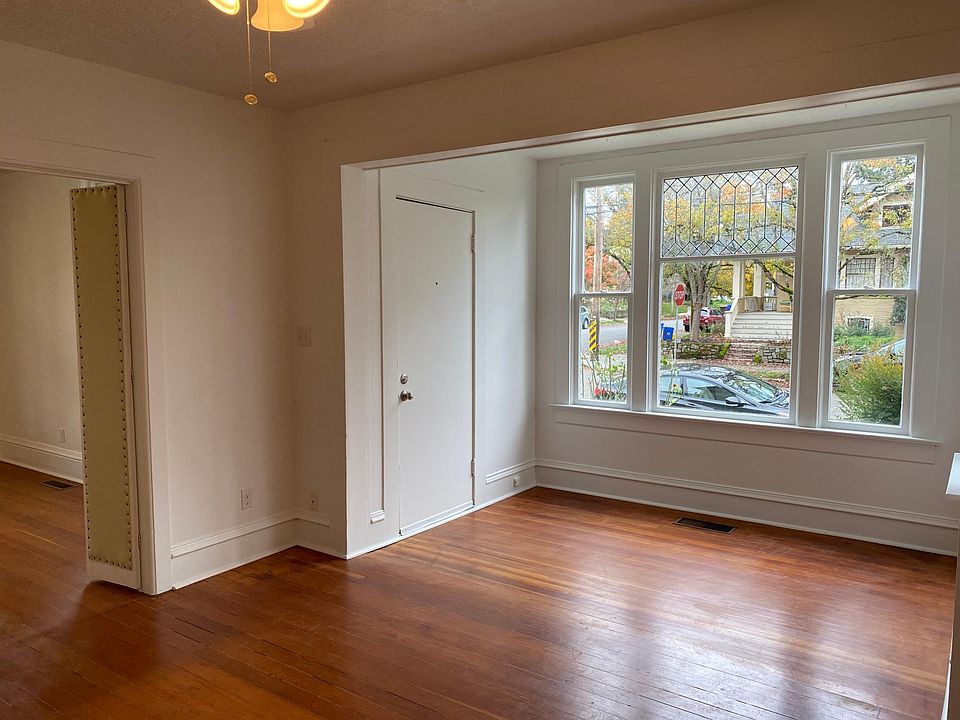 entrance/living room