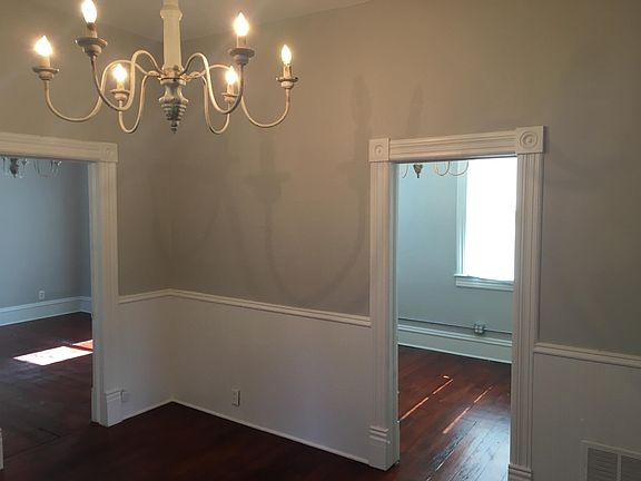 3rd image of 2528 Charlotte St