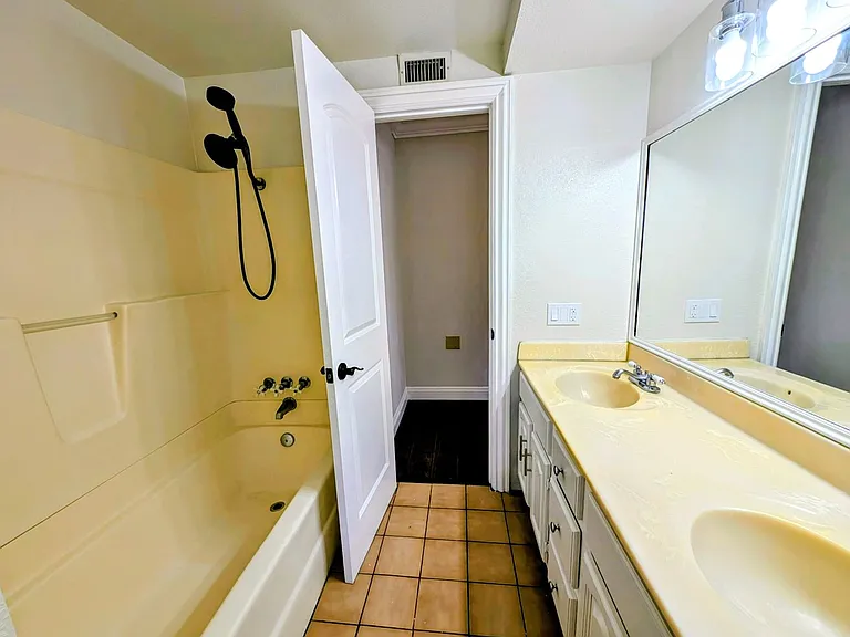 5517 E Edgemar Ave — Photo 31