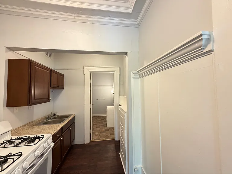 479 Delaware Ave — Photo 10