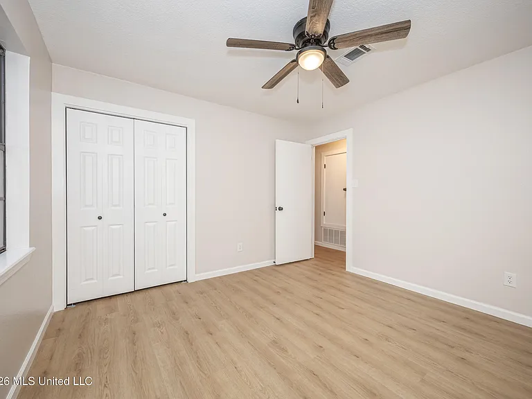 106 Booth Cir — Photo 29