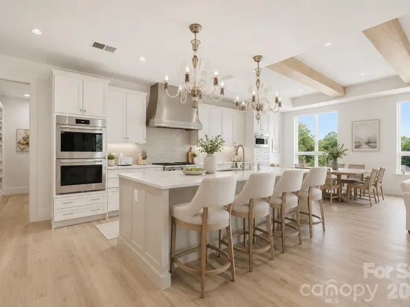 130 Cherokee Rd #406, Charlotte, NC 28207