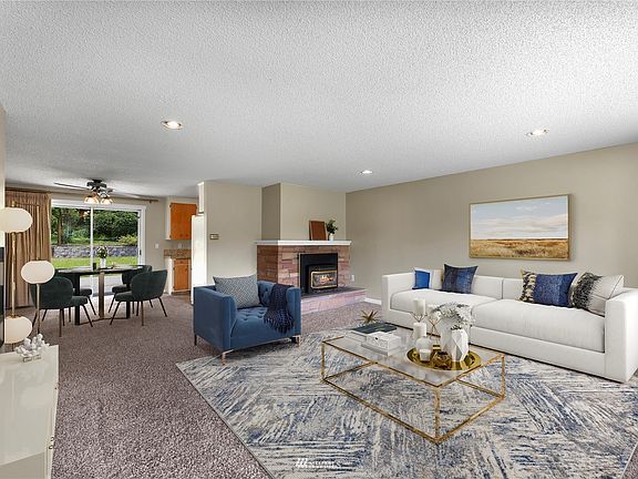 Spacious living room - Virtually Staged