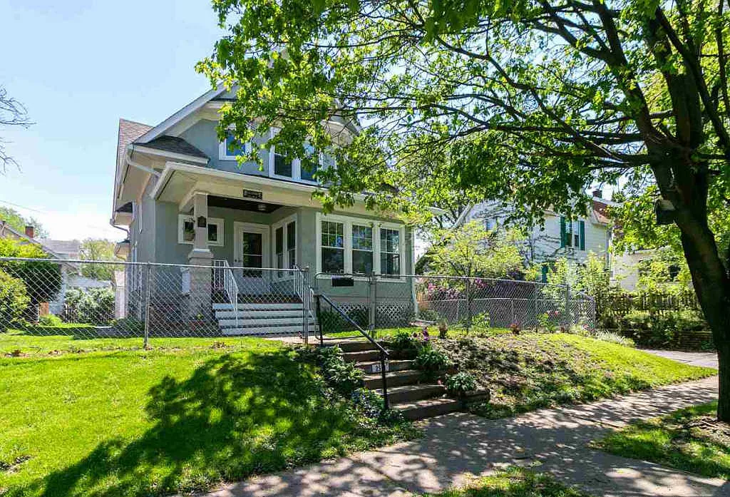 2511 Grand Ave photo 1