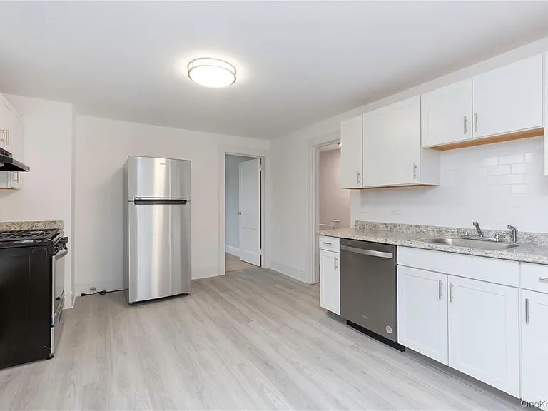 167 Brook St #2 — Photo 5