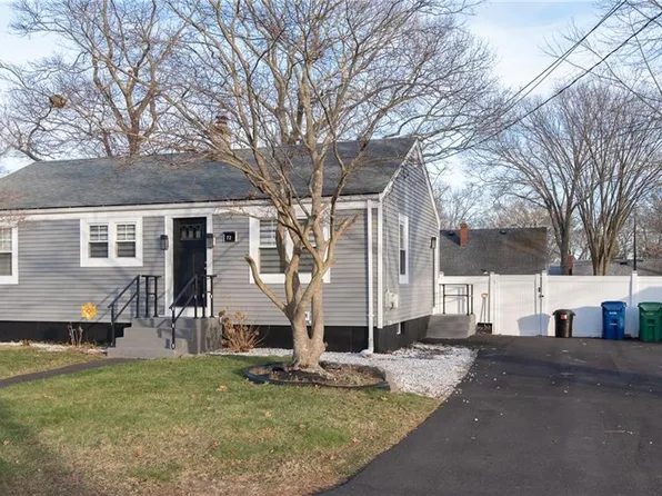 72 Hollis Ave, Warwick, RI 02889