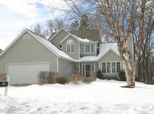 5121 Castlewood Ln NW, Rochester, MN 55901