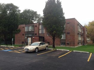 3705 James St, McHenry, IL 60050