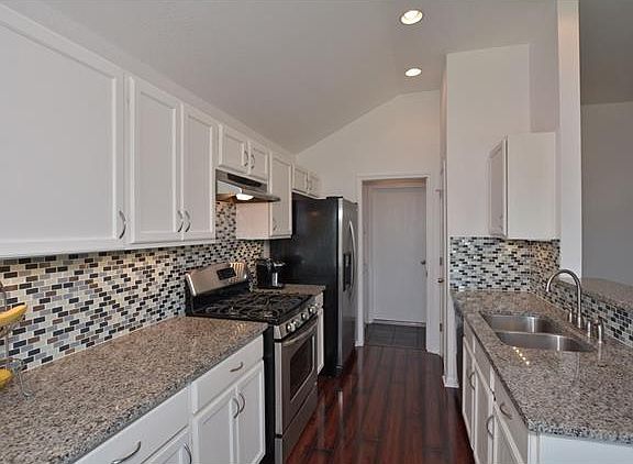 4th image of 227 Dana Dr