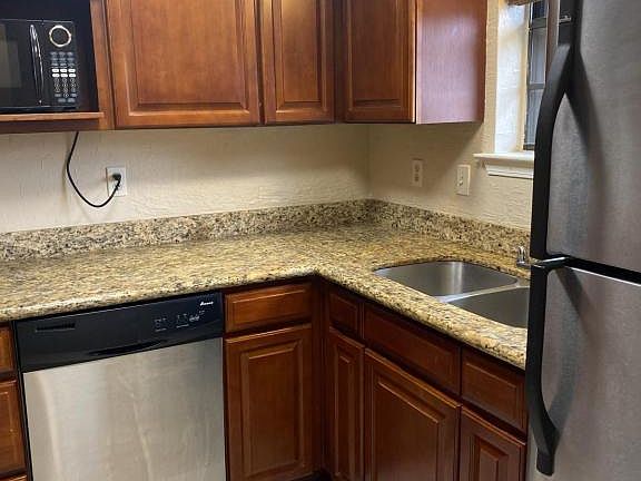 3rd image of 317 Ormond Meadows Dr APT B