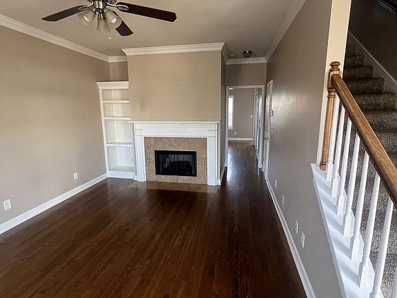 2nd image of 207 Dakota Dr #207