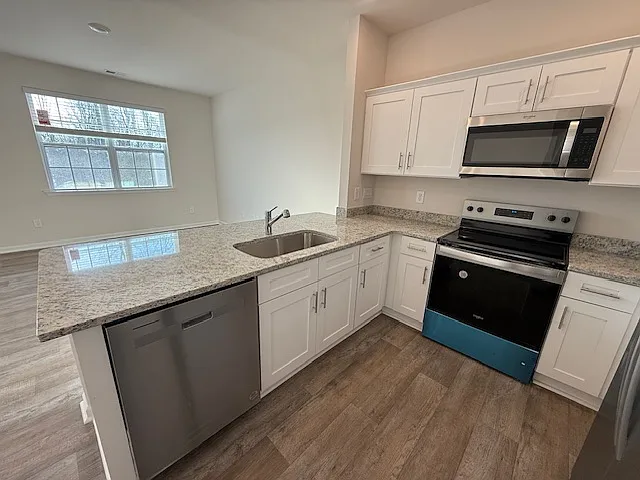3 bed, 2.5 bath, 1503 sqft, $1,800 — Photo 4