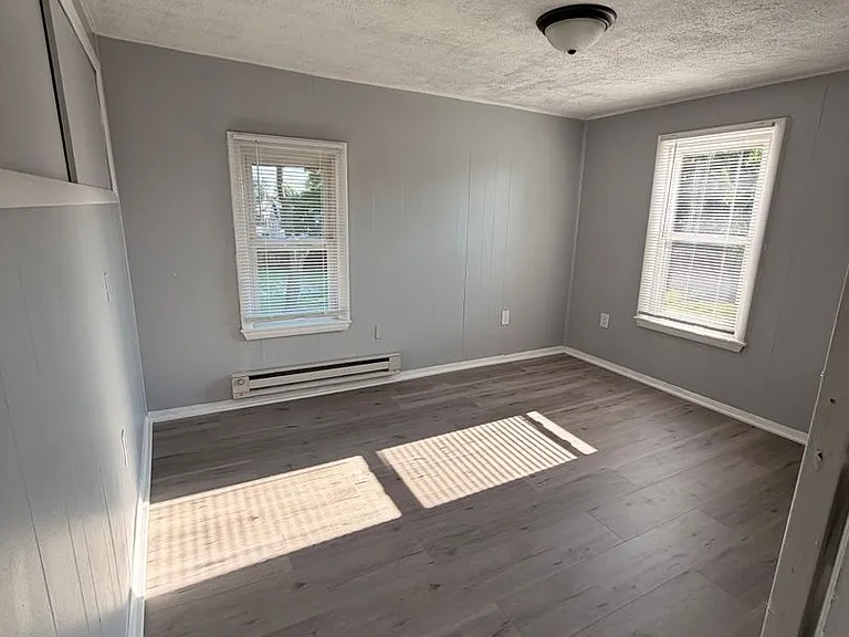 1135 Summit St — Photo 6