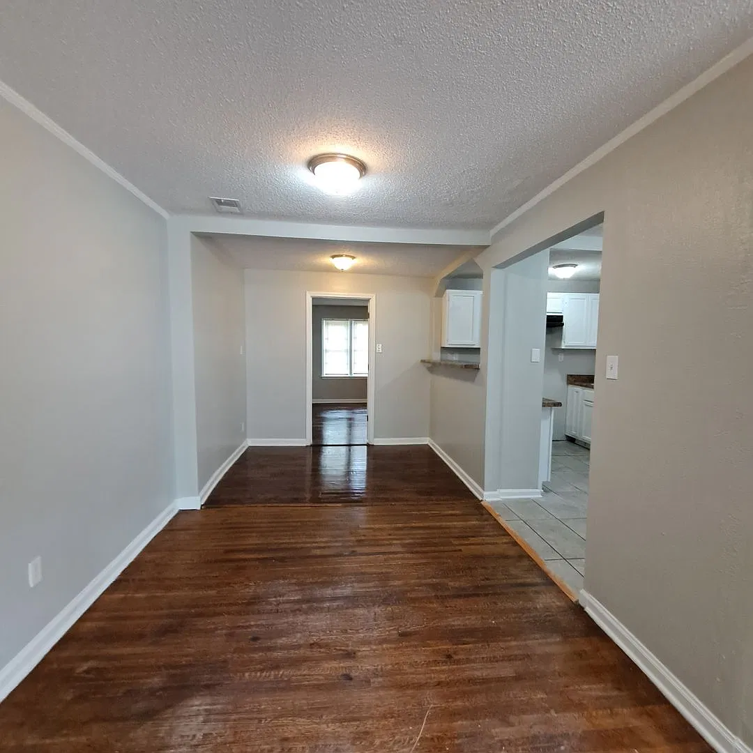 Welcome to 4514 Dunn Ave! — Photo 2