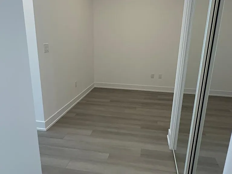 460 Dundas St E #715 — Photo 5