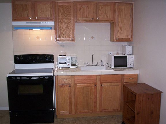 rear unit ceramic counter and back splash kitchen