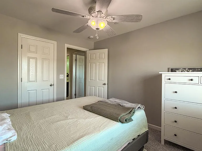 3060 Morris Ave — Photo 34