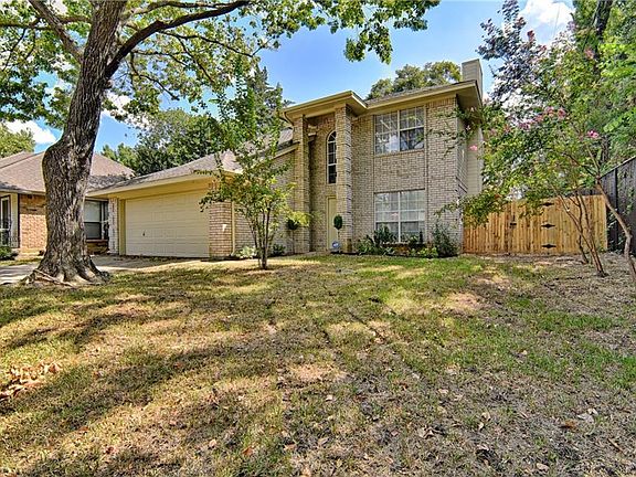 2nd image of 2802 Dover Gardens Dr
