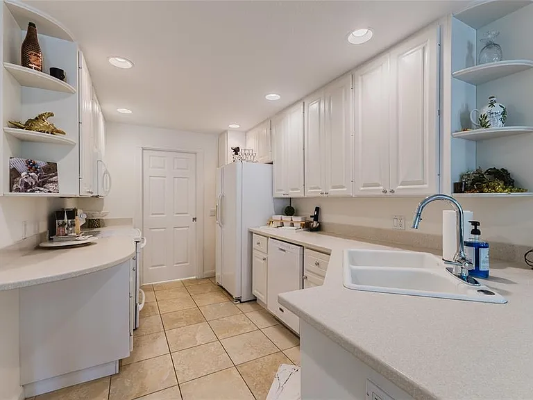 1564 Napoli Dr W — Photo 6