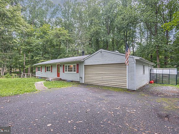 4th image of 837 Church Rd