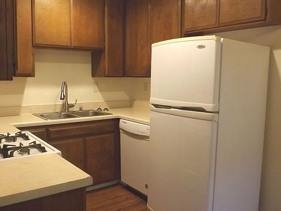 3rd image of 140 Wells Ave APT A