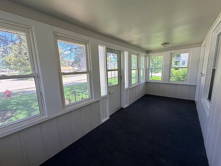 11105 Denny Ave — Photo 6