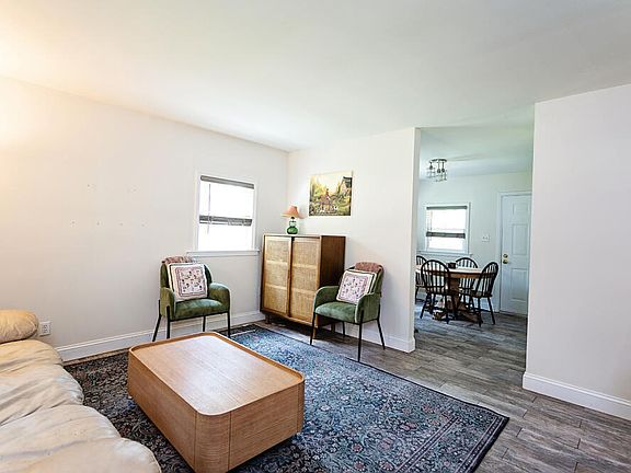 5th image of 9 Plummer Pl