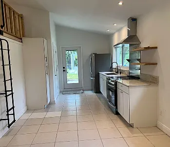 Studio, 500 sqft, $1,800 — Photo 2
