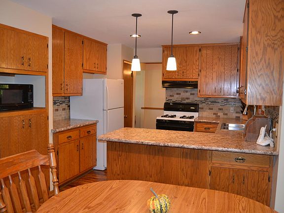 2nd image of N69W23425 Salem Ct W