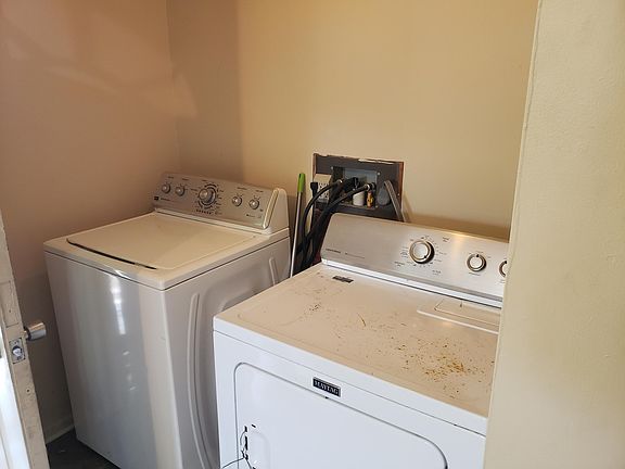 4th image of 816 E McKinney Ave