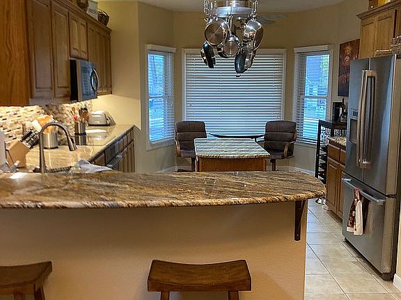 Large kitchen, sitting area