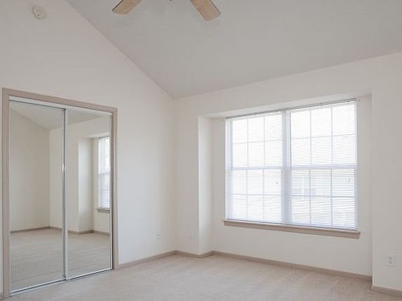 3rd image of 4514 Willow Ave #3536413